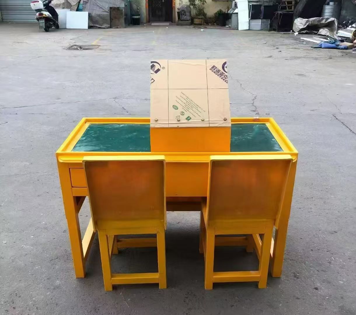 五华防静电导通桌井下煤矿火工品发放桌：危险品流转的安全守护者